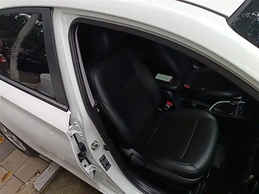 Hyundai Elantra 2018 1.6L Automatic Pleasing Edition GL China VI фото 25