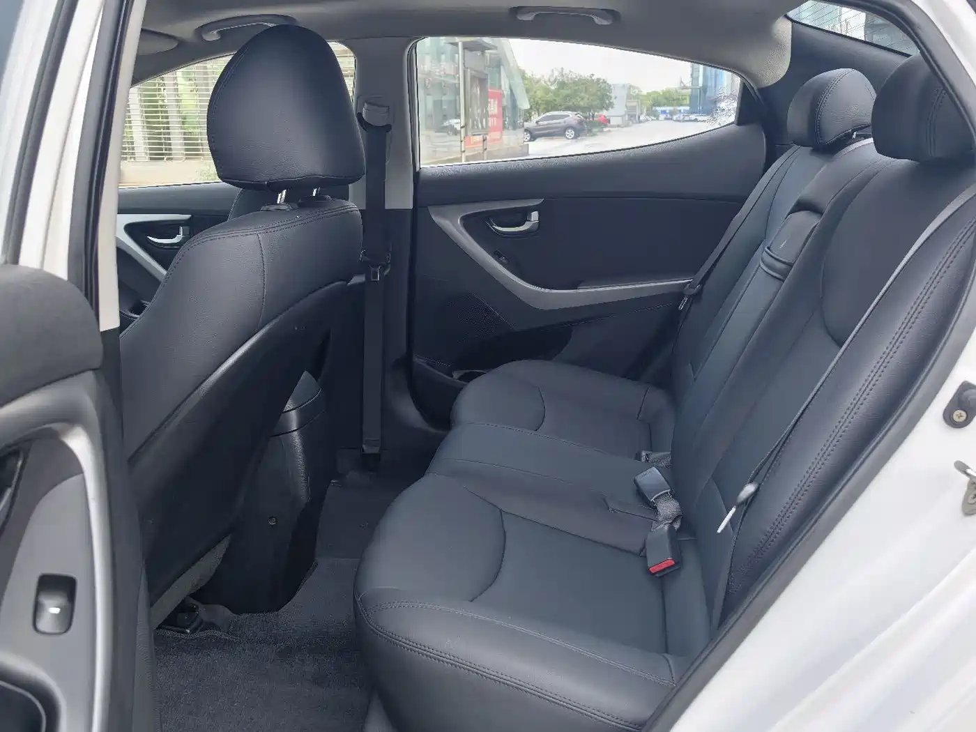 Hyundai Langdong 2016 1.6L Automatic Smart Edition фото 8