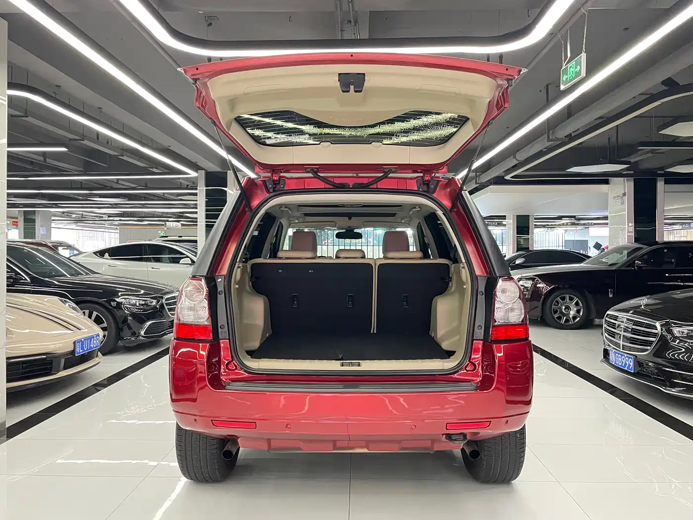 Land Rover Freelander 2 2011 3.2L China Red Limited Edition фото 7
