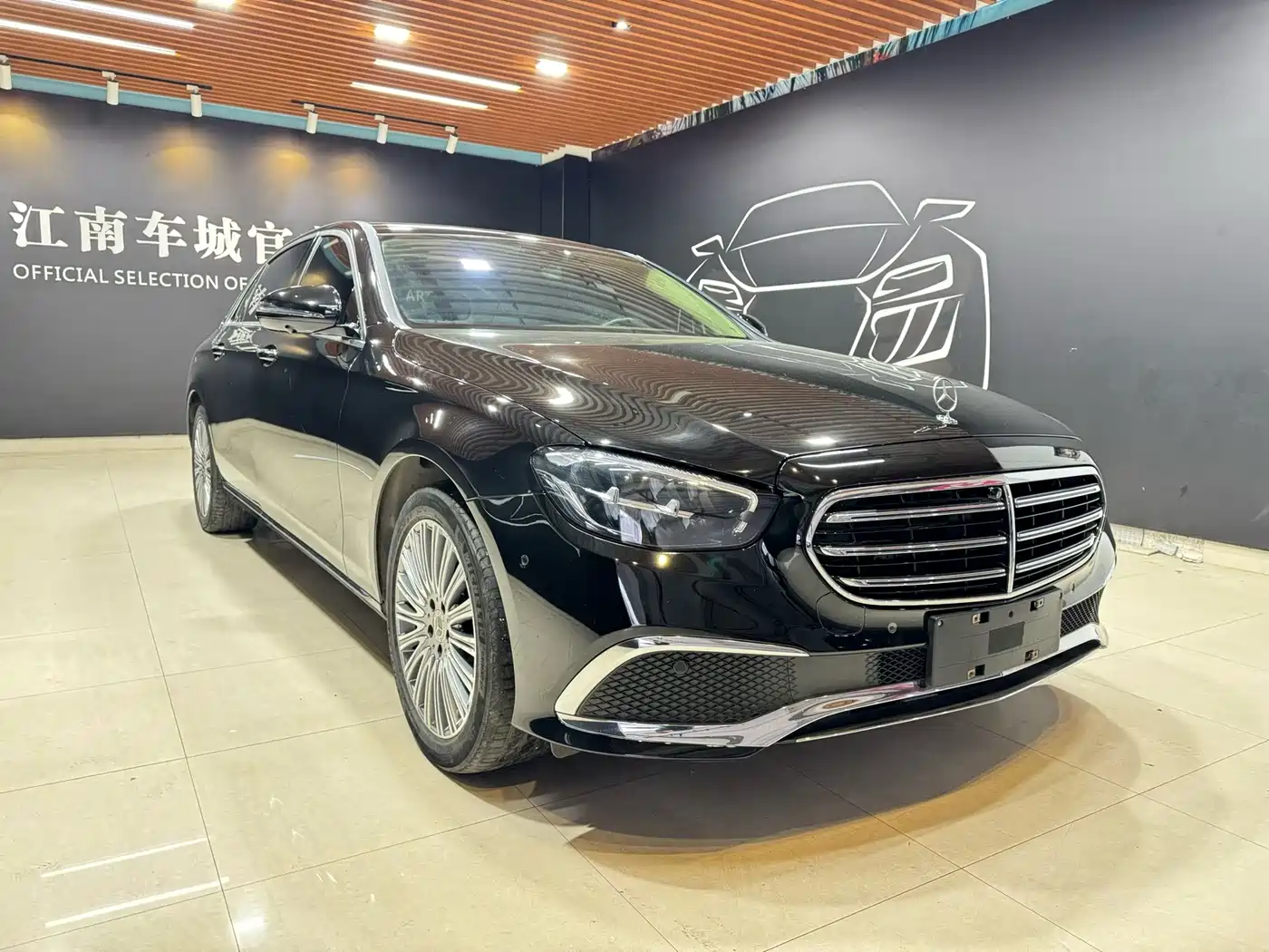 Mercedes-Benz E-Class 2023 E 300 L Fashion фото 3