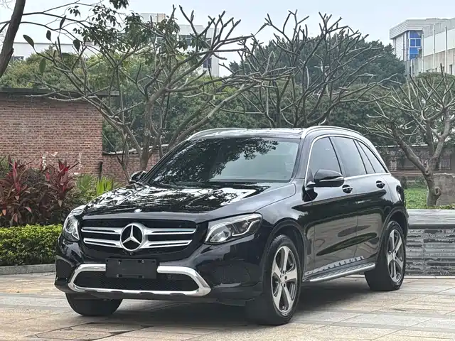 MERCEDES-BENZ GLC