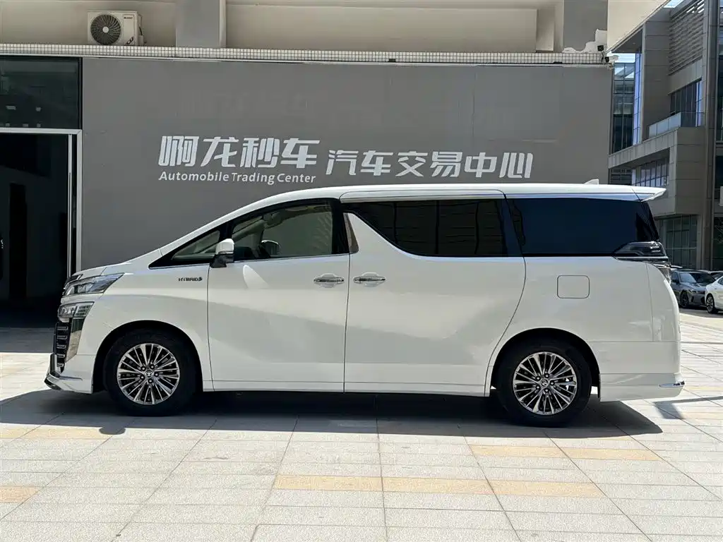 Toyota Vellfire 2020 Twin Engine 2.5L HV Premium Edition фото 21