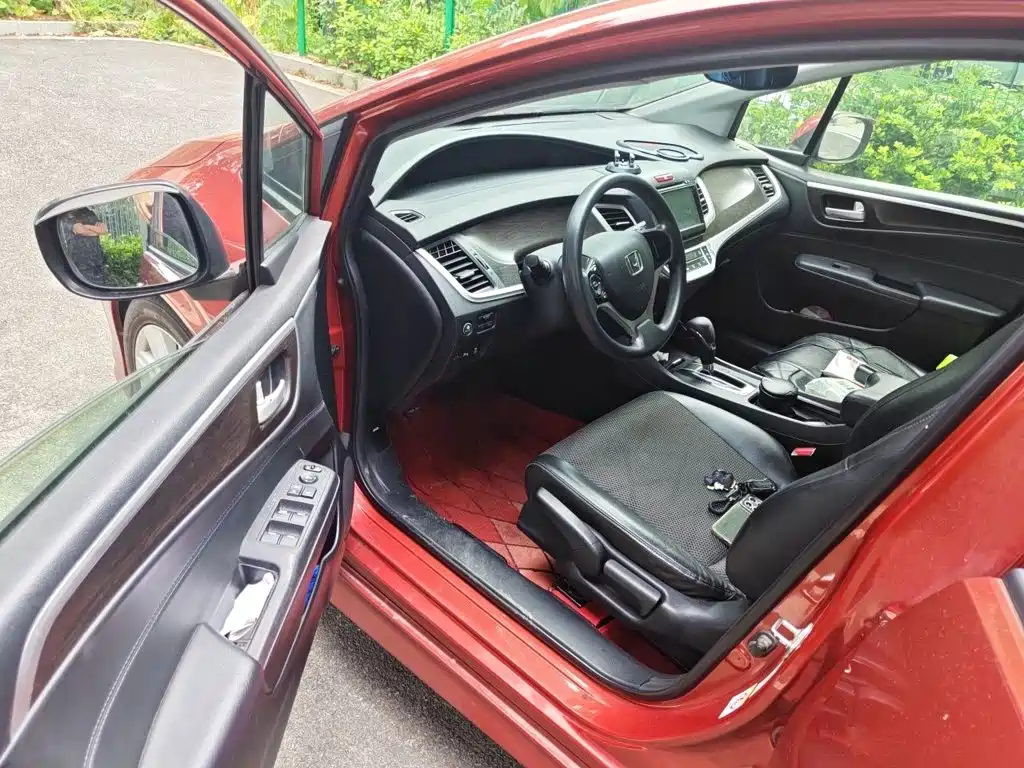 Honda Jade 2014 2013 1.8L Automatic Comfort Edition 6-seater