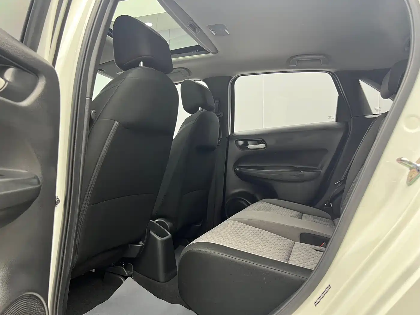 Honda Fit 2023 2022 1.5L CVT Trend Sunroof Edition