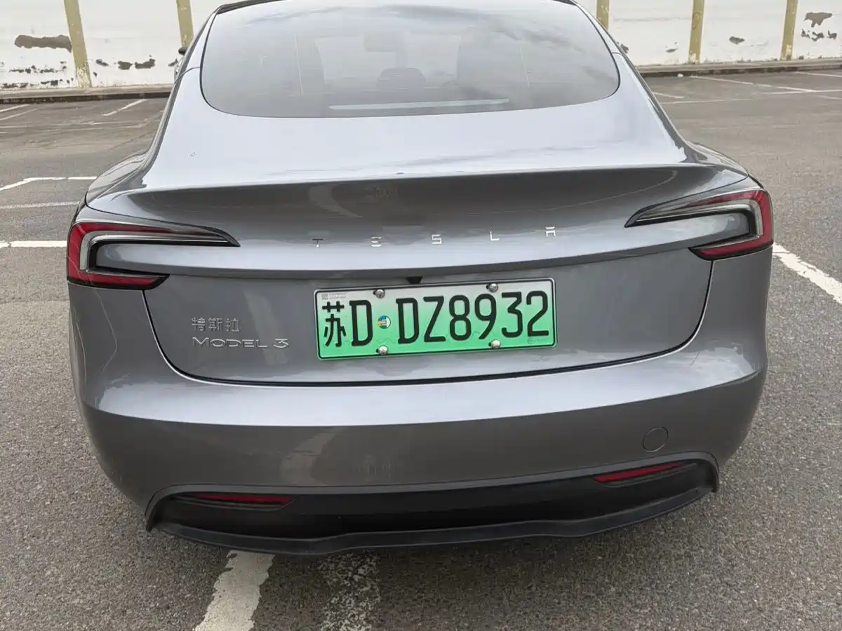 Photo 5 - Tesla Model 3