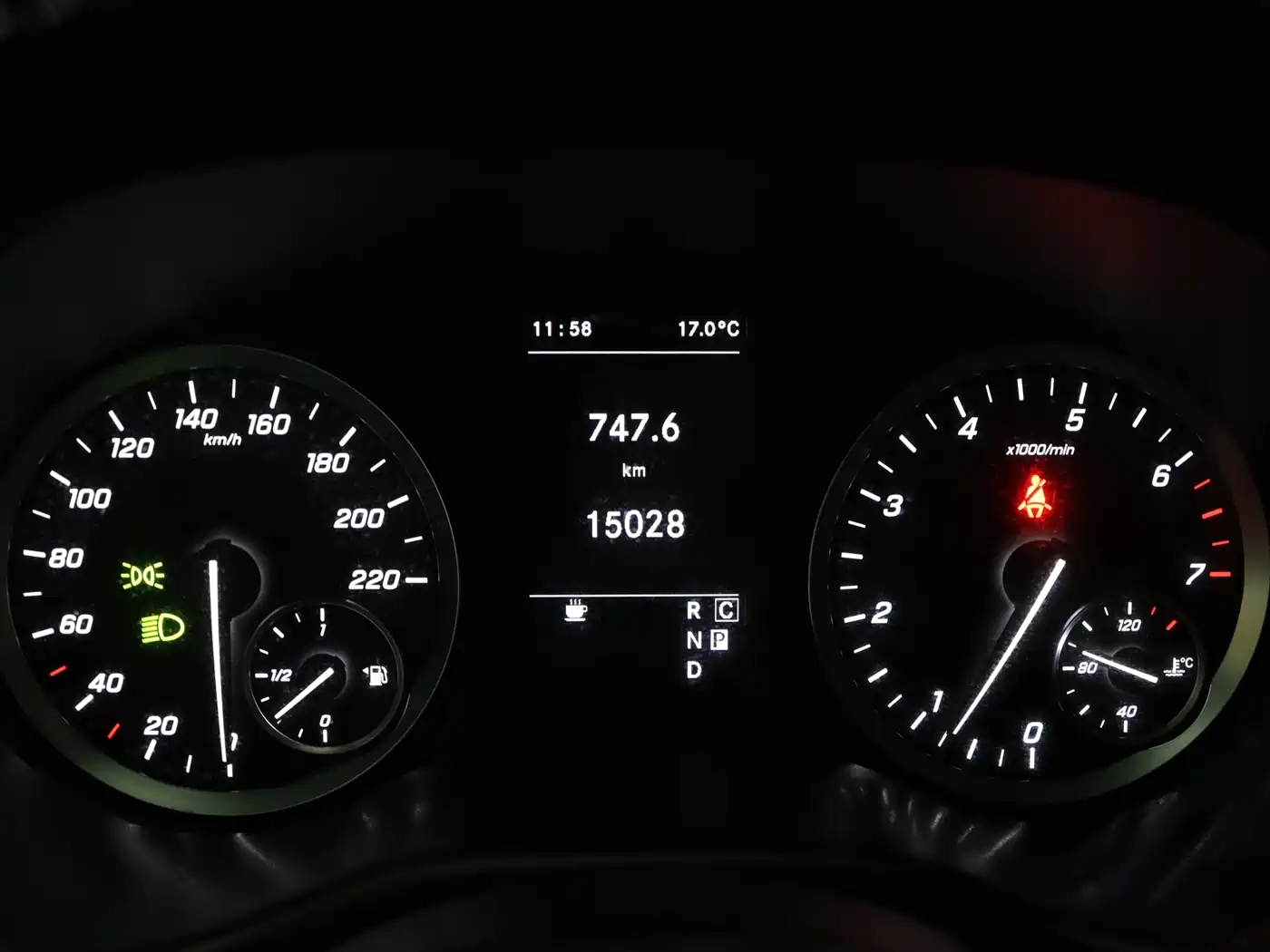 Mercedes-Benz Vito 2023 2.0T Elite 7-Seater фото 20