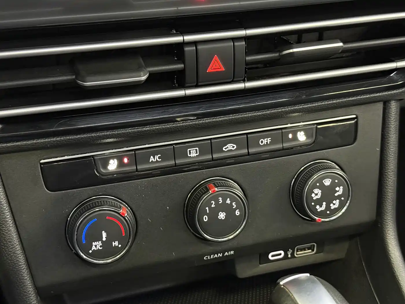 Volkswagen Lavida 2023 1.5L Automatic Starlight 5 Million Edition фото 14