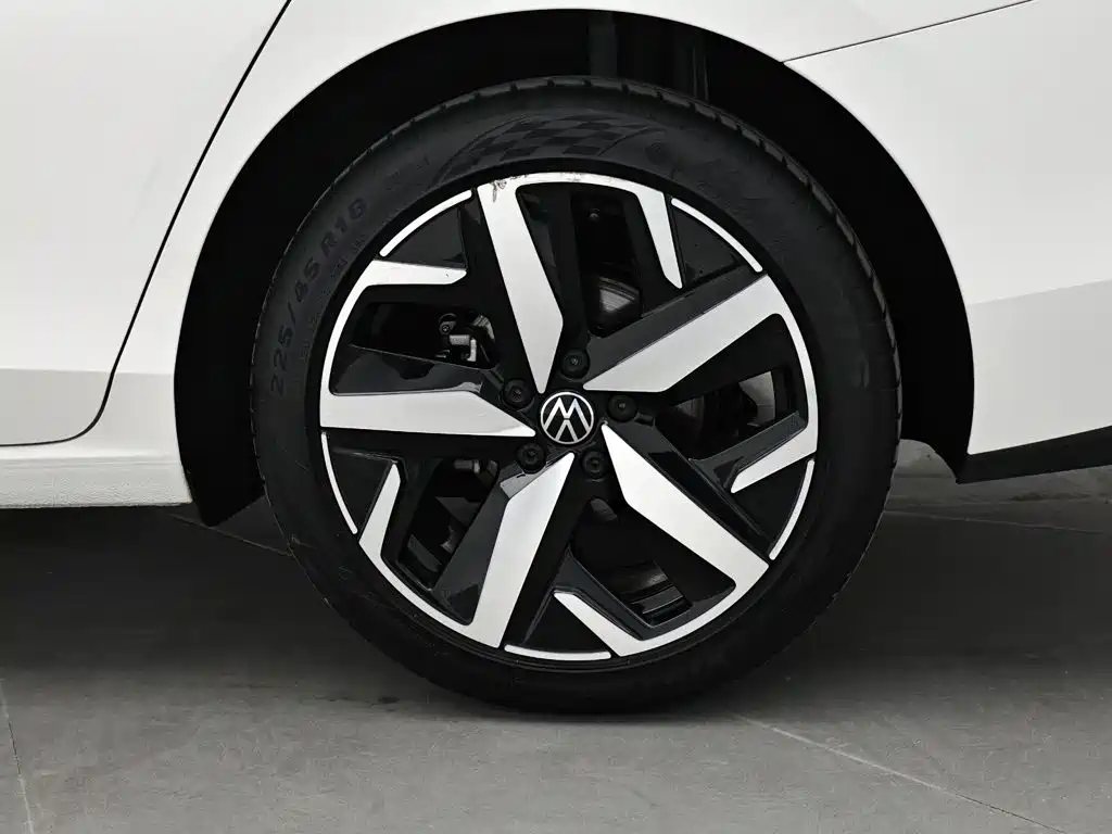 Фото 8 - Volkswagen Lamando