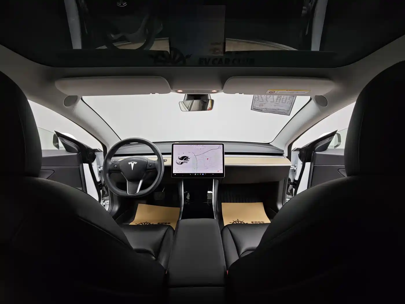 Фото 30 - Tesla Model 3