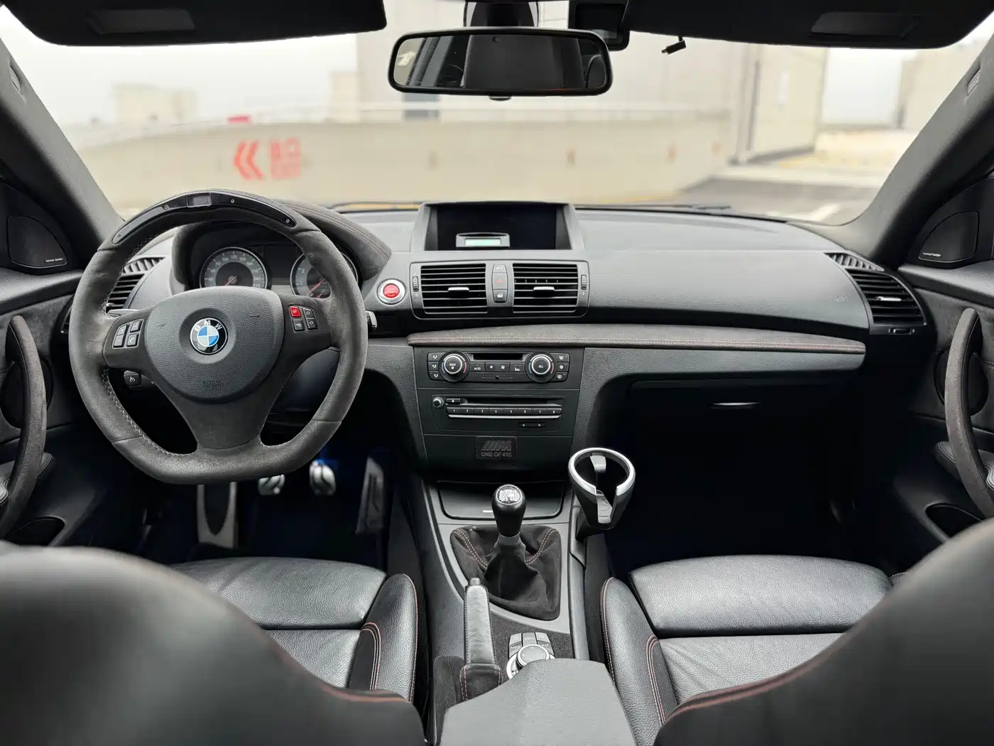 BMW 1 Series M 2011 1M Coupe фото 8