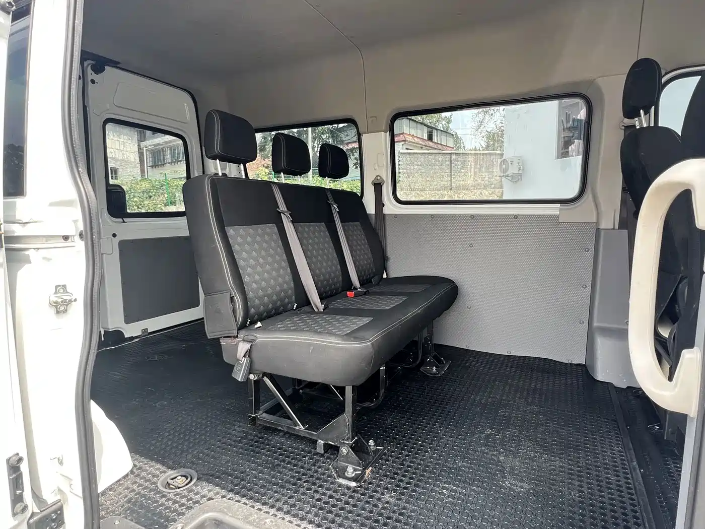 SAIC Maxus Xintu V80 2024 2023 2.0T Manual Classic Aoyun Short Wheelbase Medium Roof 5/6 Seats