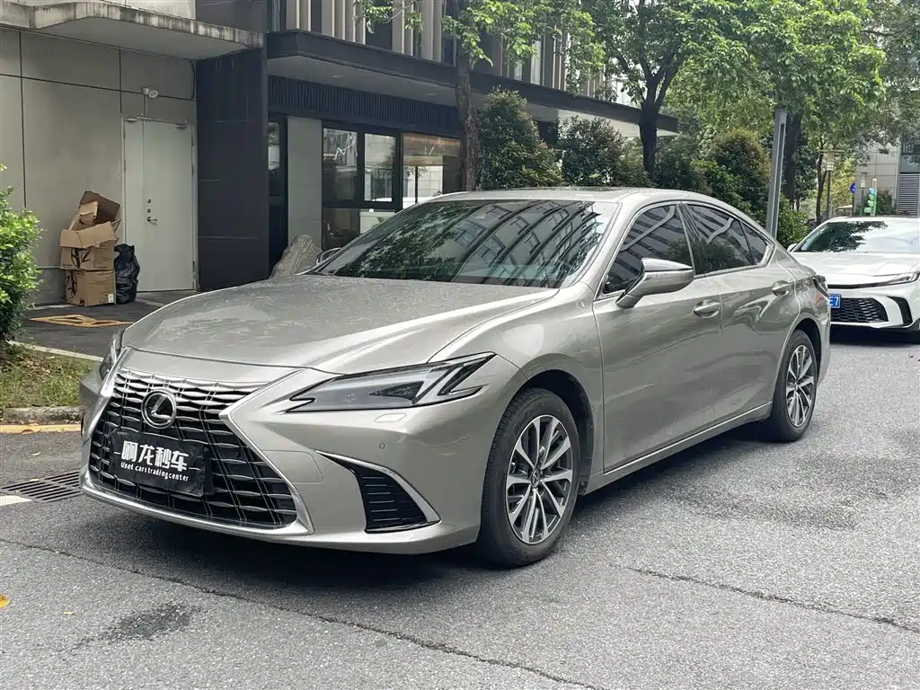 Lexus ES 2025 2025 200 Ultimate Edition