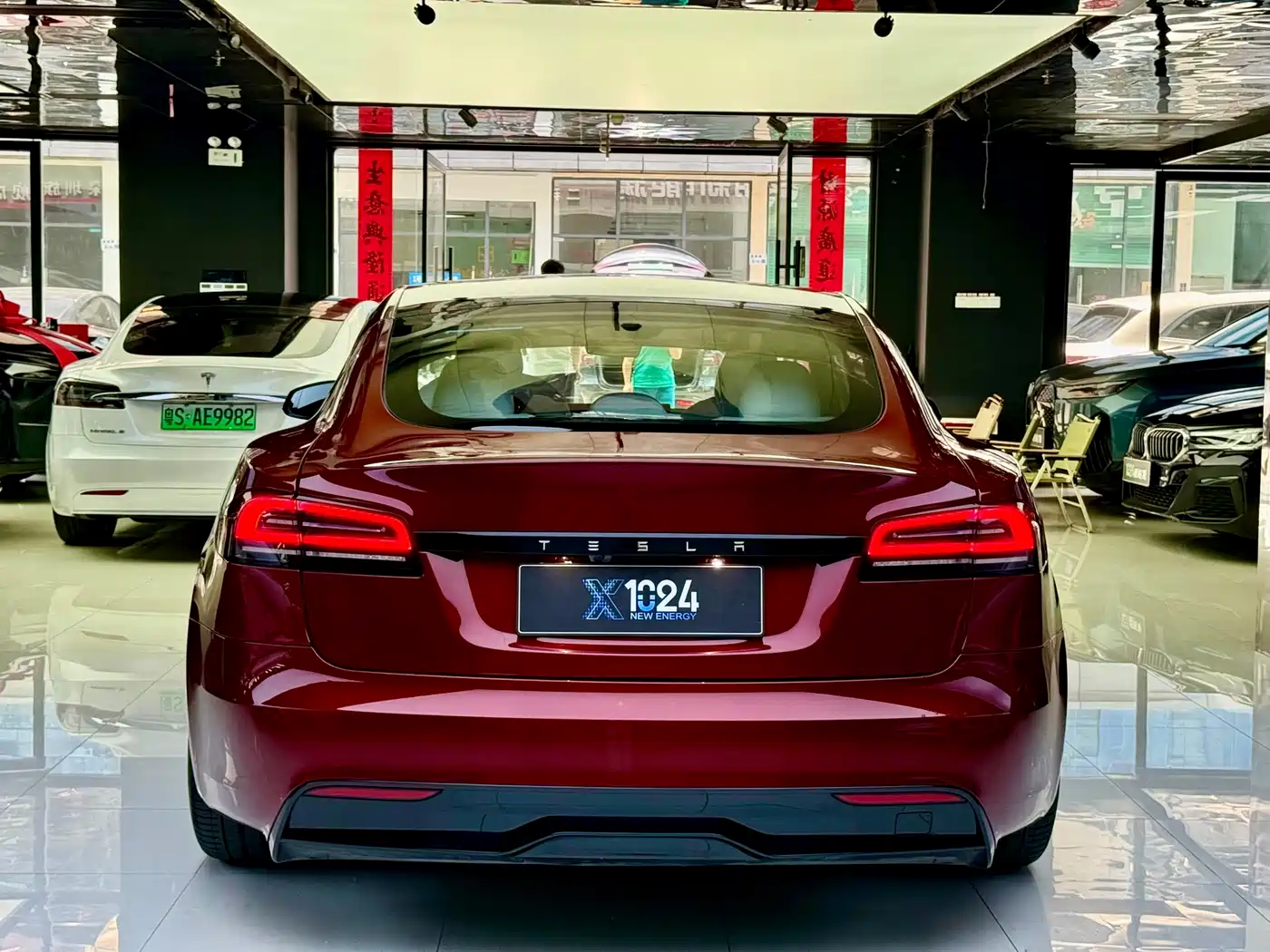 TESLA MODEL S