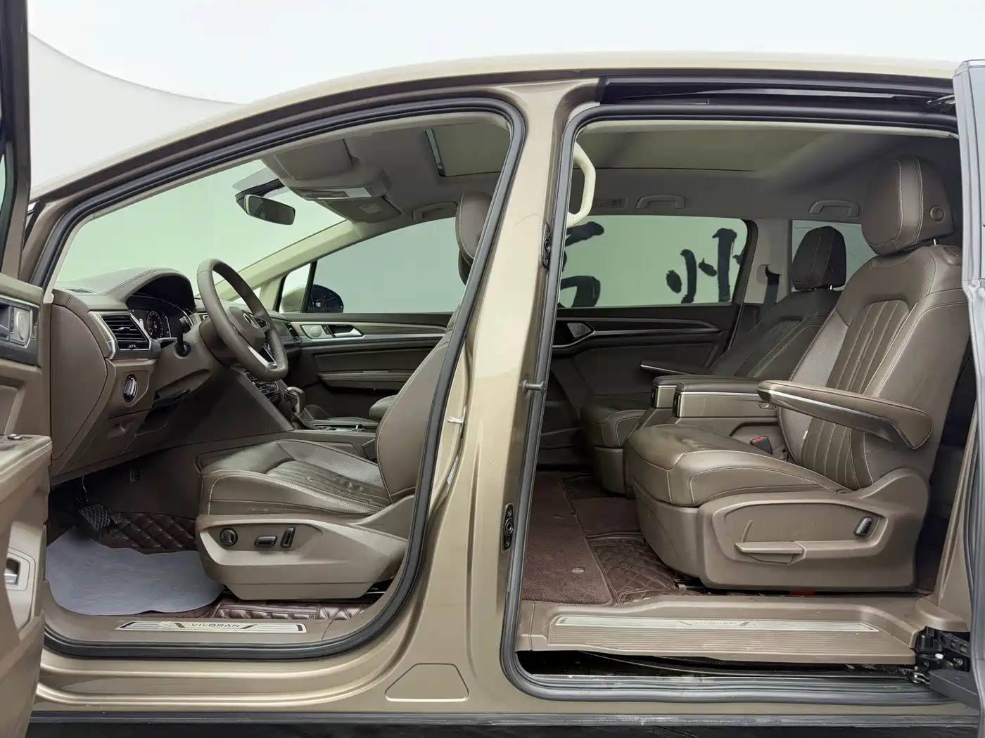 Volkswagen Viloran 2020 330TSI Luxury Edition фото 6