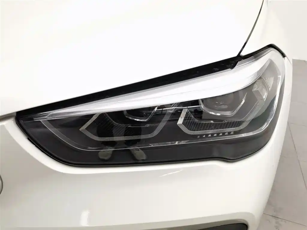 BMW X1 2022 sDrive20Li Premium фото 7