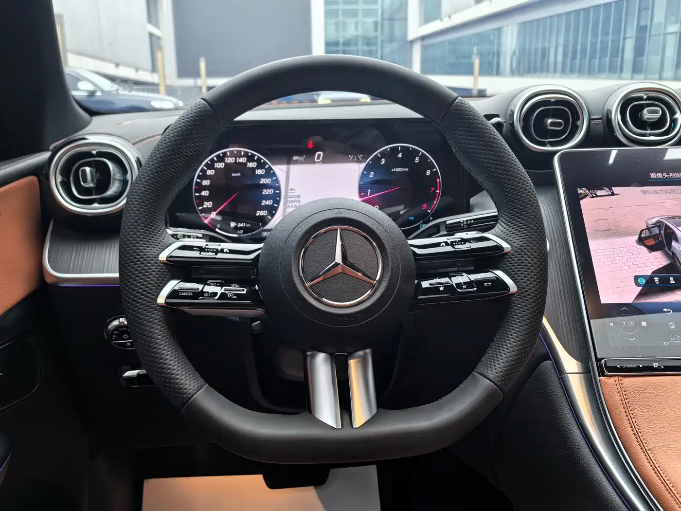 Mercedes-Benz GLC 2023 GLC 260 L 4MATIC Luxury 7-Seater фото 7