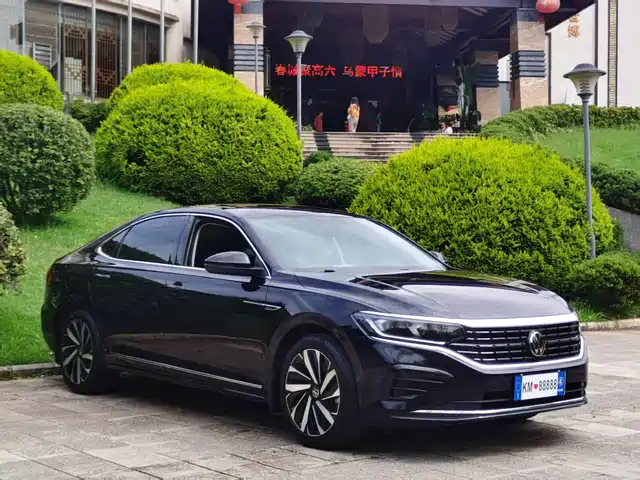 Volkswagen Passat 2023 330TSI Elite Edition — фото 3