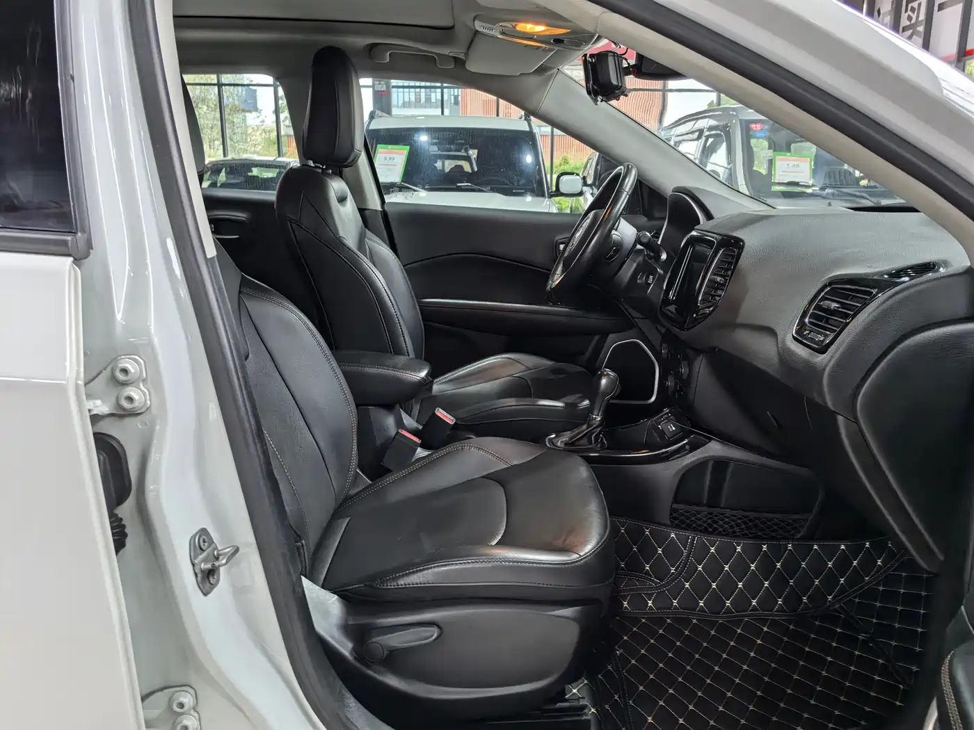Фото 9 - Jeep Compass