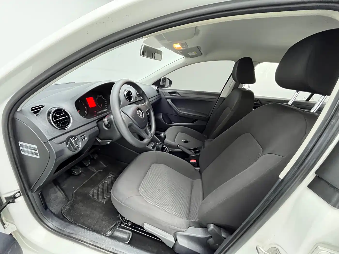 Volkswagen Jetta 2017 1.5L Manual Fashion фото 5