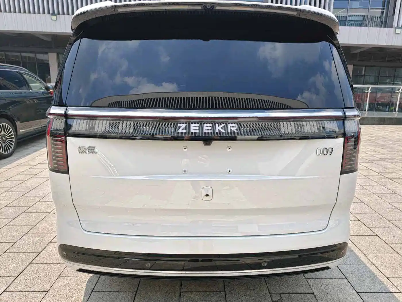 ZEEKR 009 2025 2024 7-Seat Aisle AWD Version 108kWh