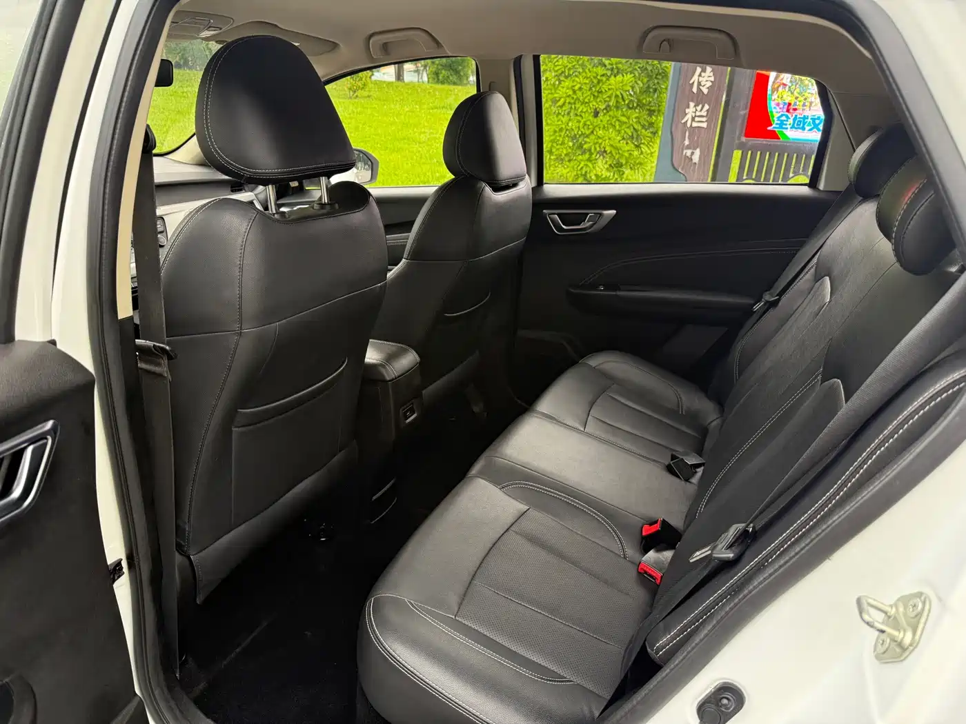 Фото 9 - Geely Vision X3