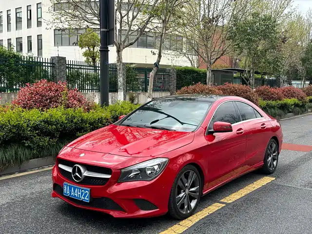 MERCEDES-BENZ CLA