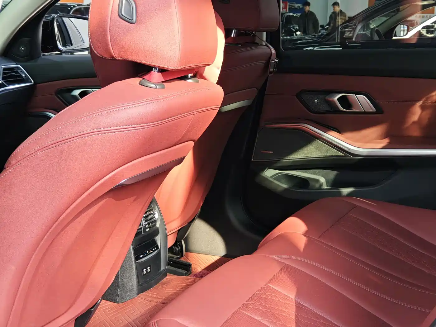 BMW 3 Series 2024 325Li M Sport Shadowline Package фото 5