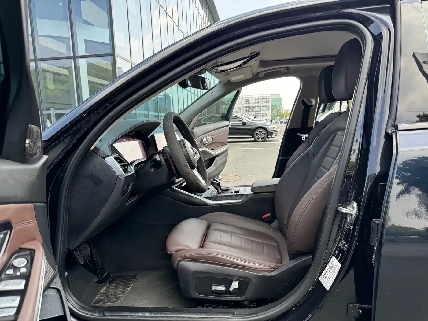BMW 3 Series 2020 330i M Sport Blackout Package фото 4