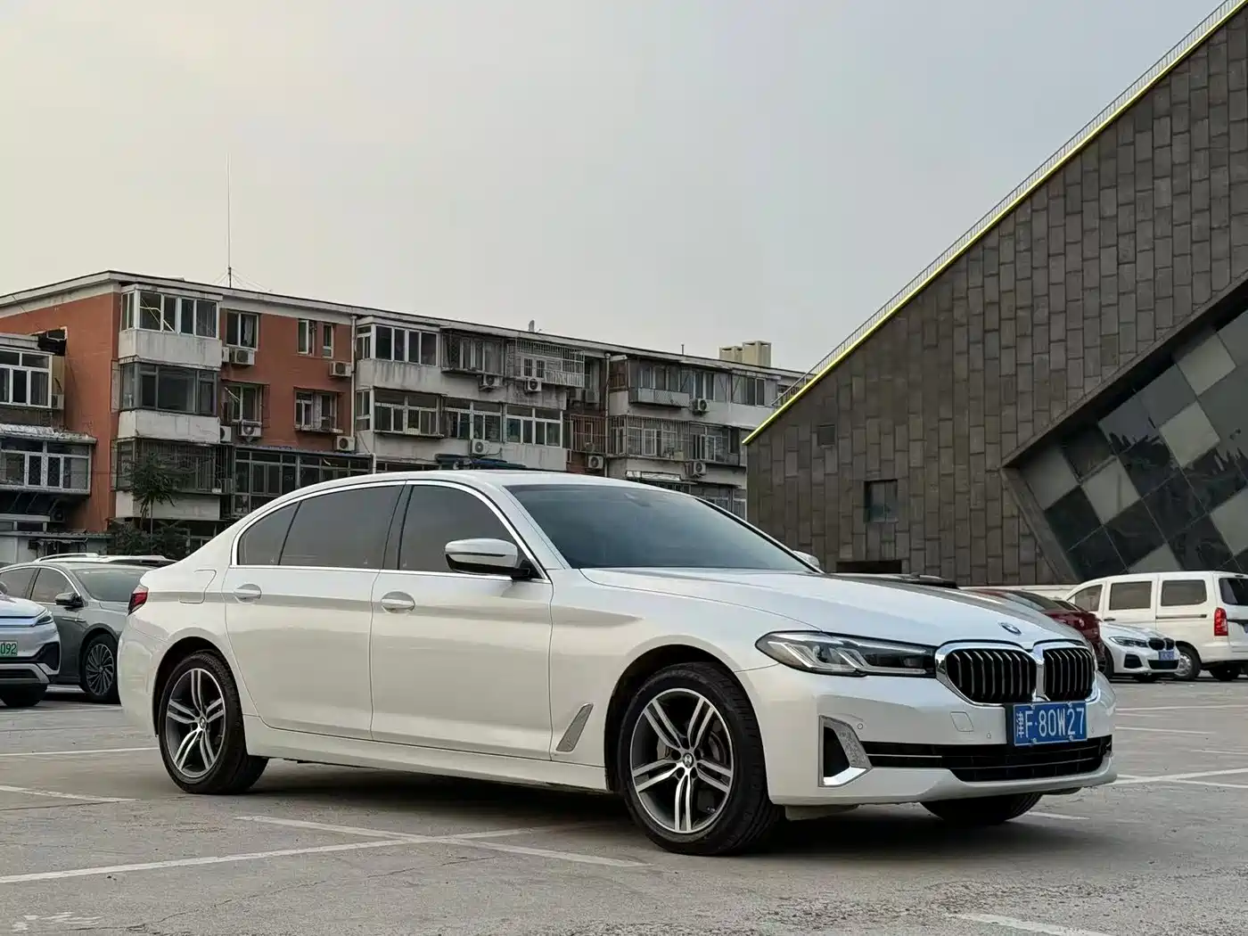 BMW 5 Series 2023 530Li Leading M Sport Package фото 3