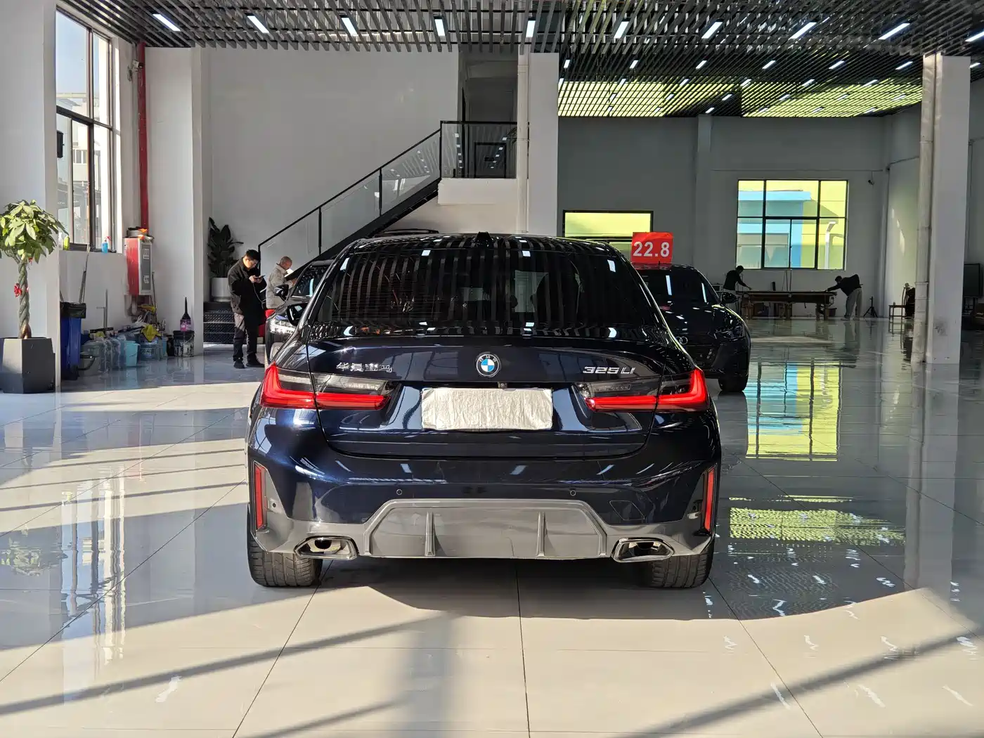 BMW 3 Series 2024 325Li M Sport Shadowline Package фото 9
