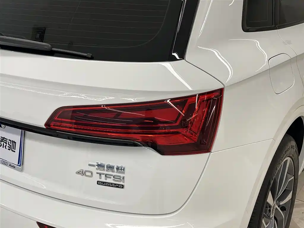 Audi Q5L 2024 Model 40 TFSI Luxury Dynamic фото 10