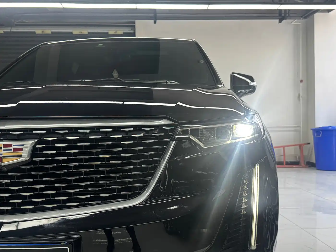 CADILLAC XT6