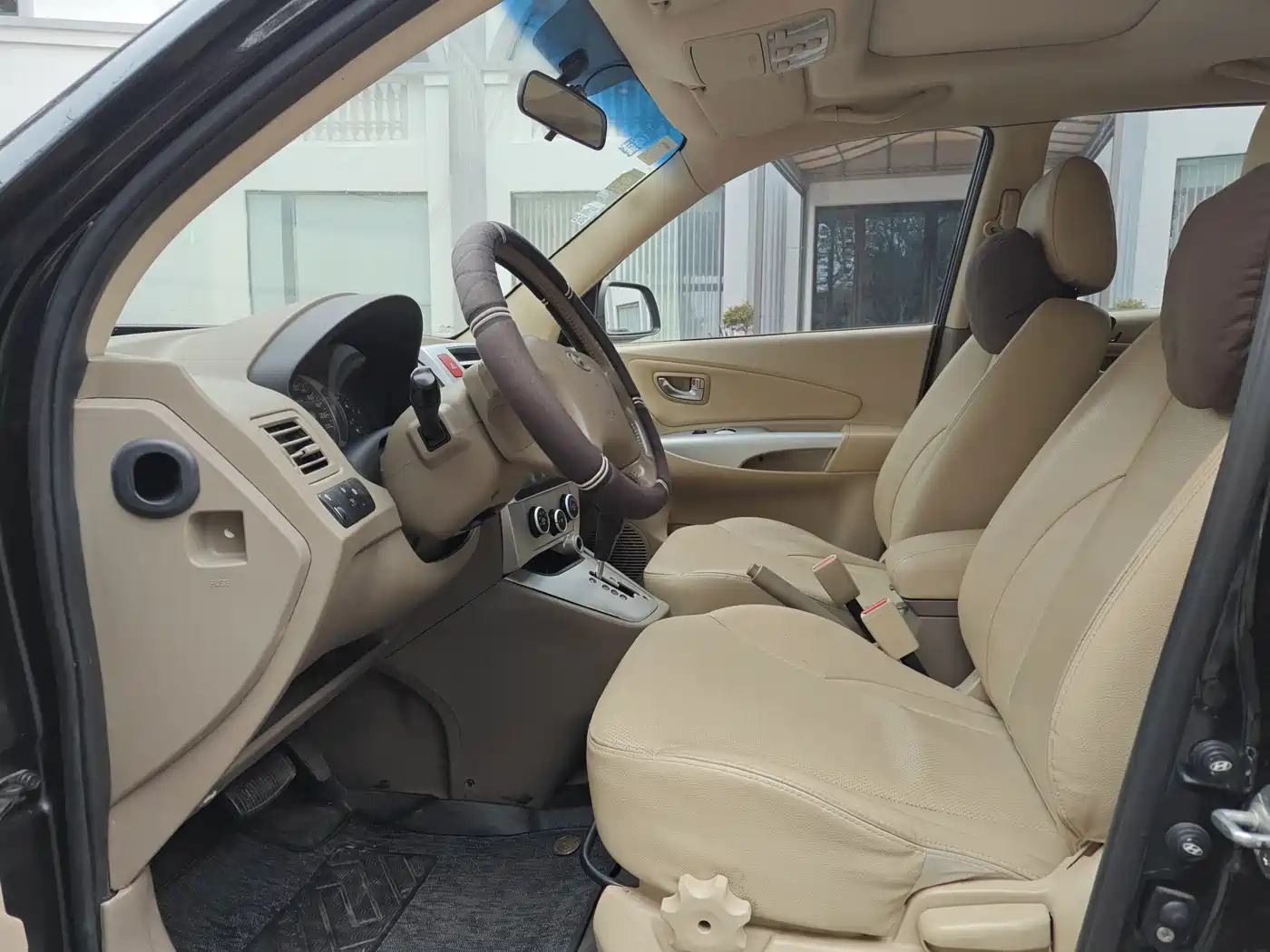 Hyundai Tucson 2013 2.0L Automatic 2WD Comfort фото 9