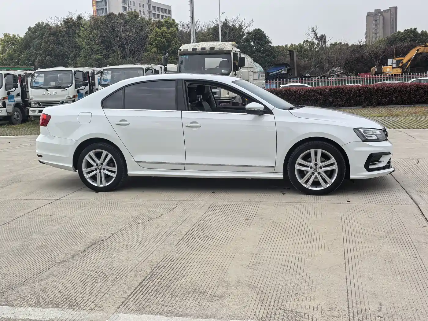 Volkswagen Sagitar 2018 280TSI DSG Spark Edition фото 2