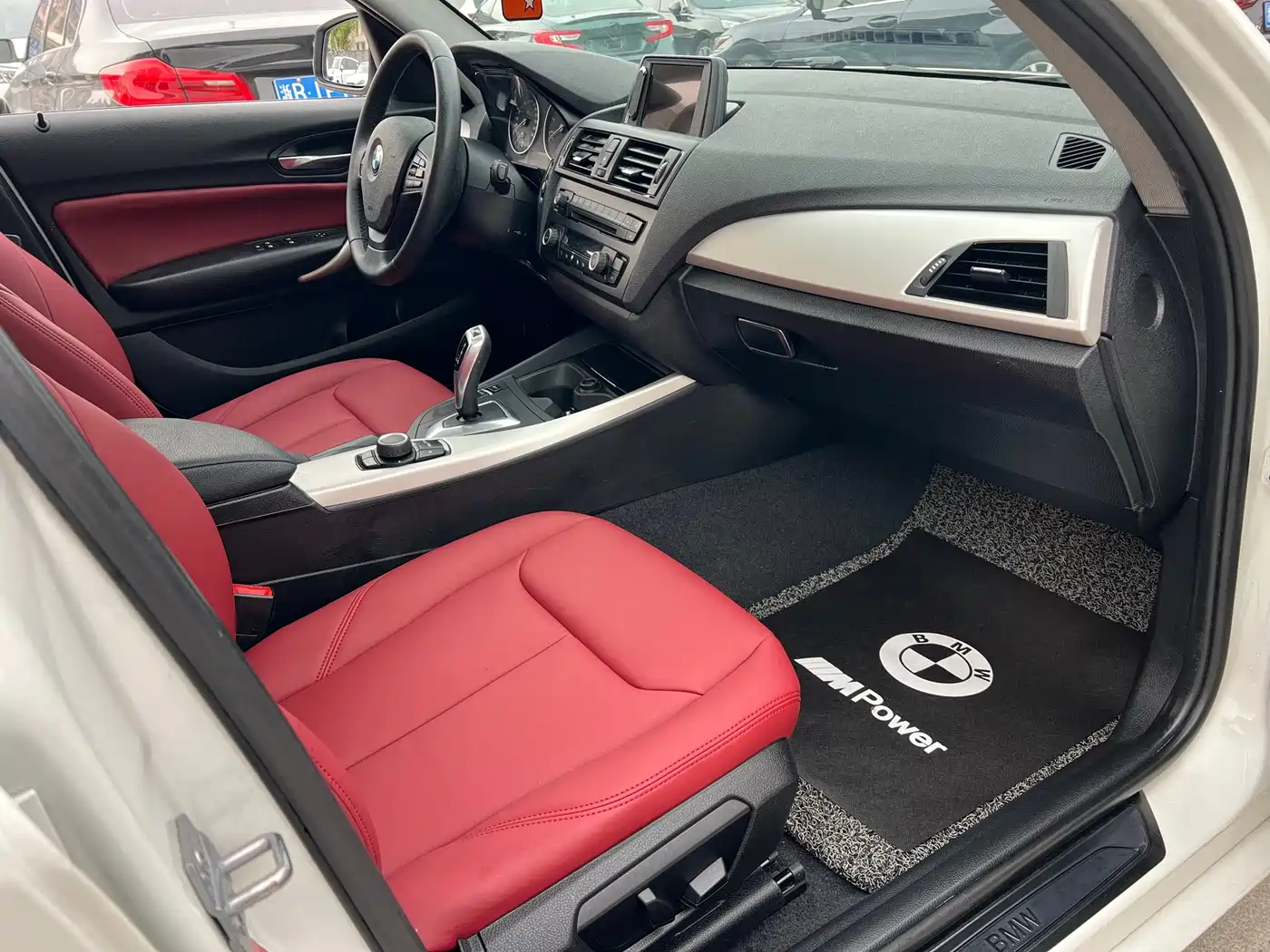 BMW 1 Series (Import) 2013 Facelift 118i Leading Model фото 10