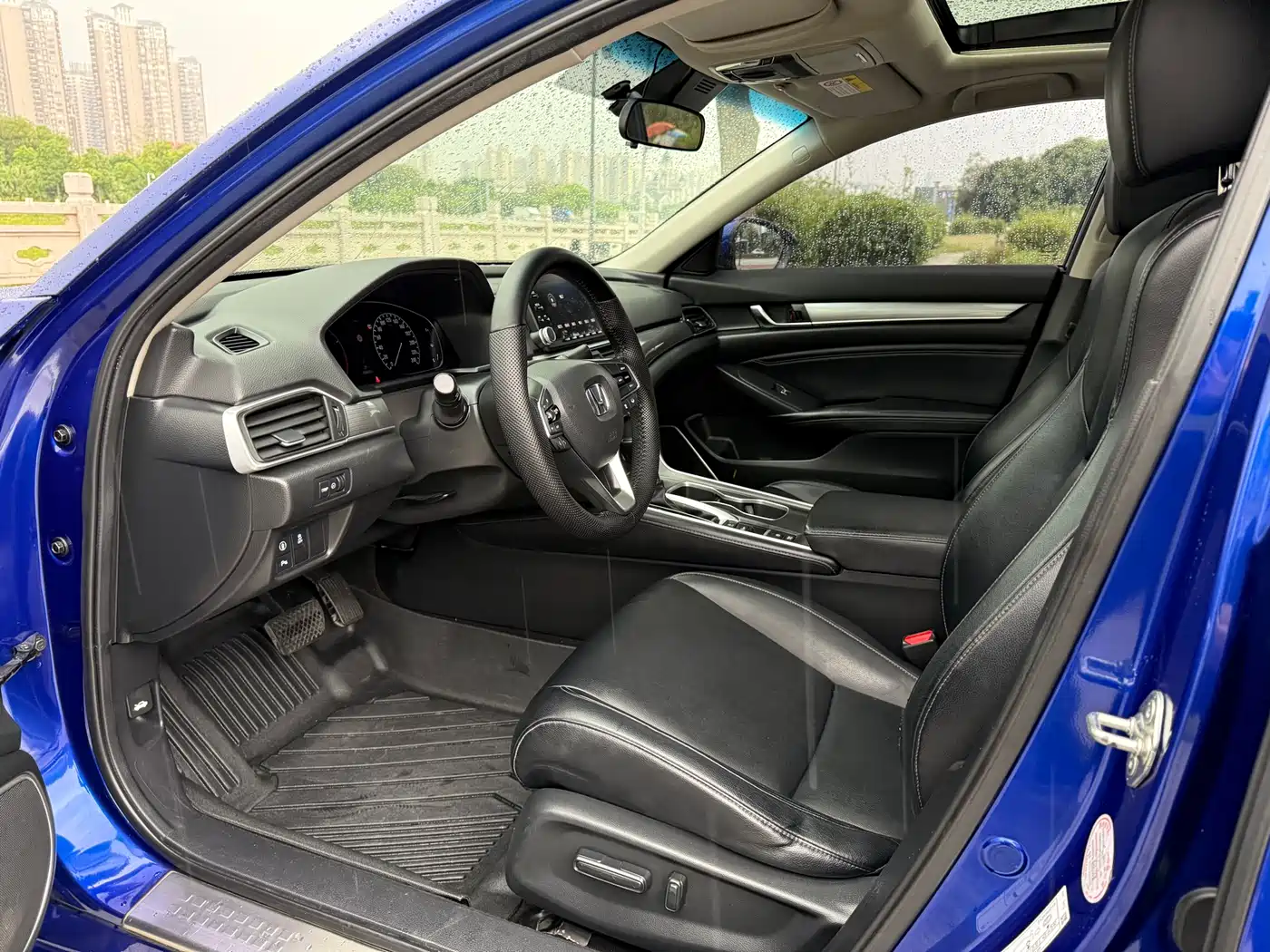 Фото 4 - Honda Accord