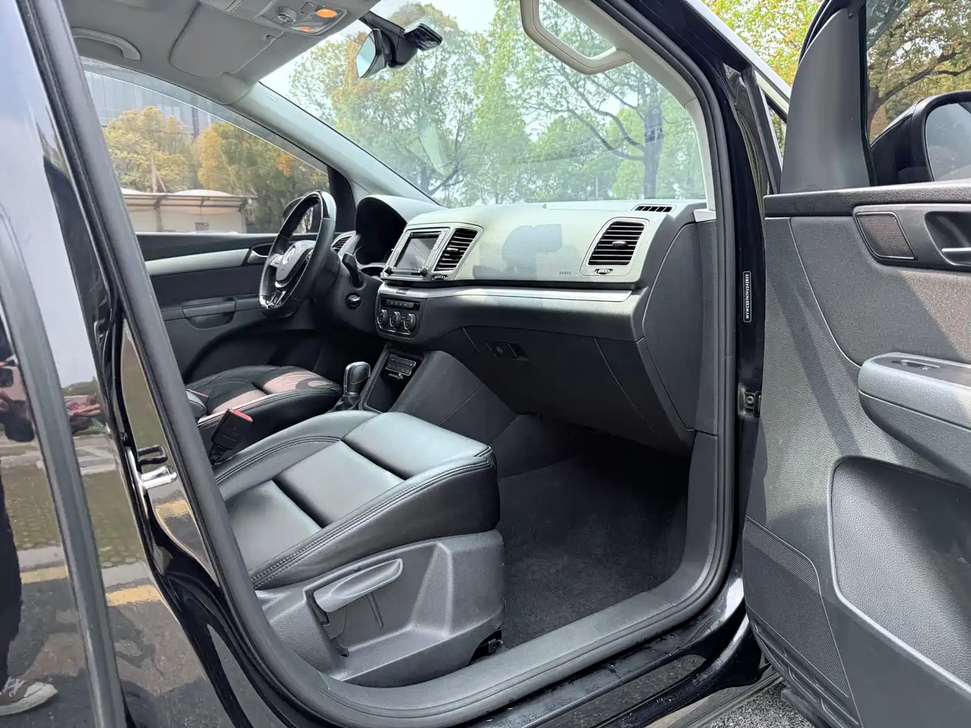 Volkswagen Sharan 2016 380TSI Comfort 7-seater фото 10