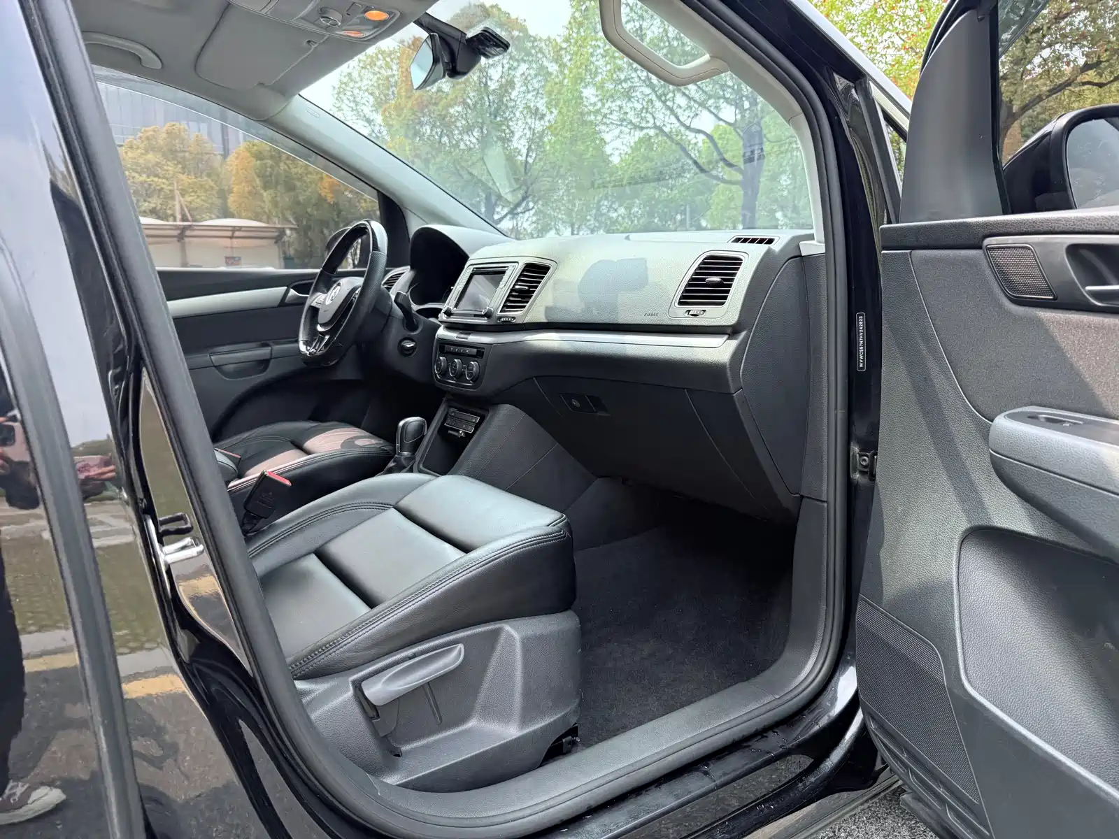 Фото 10 - Volkswagen Sharan