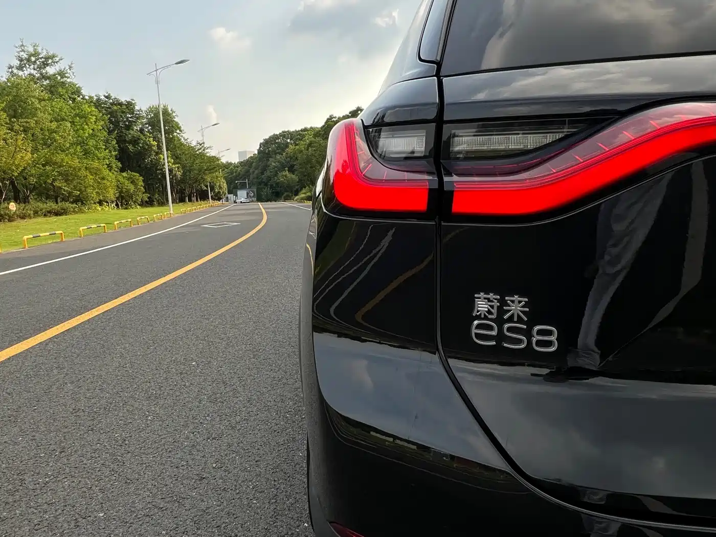 NIO ES8 2018 2018 355KM Base Model 7-Seater Version