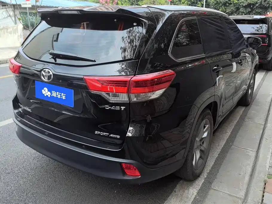 TOYOTA HIGHLANDER