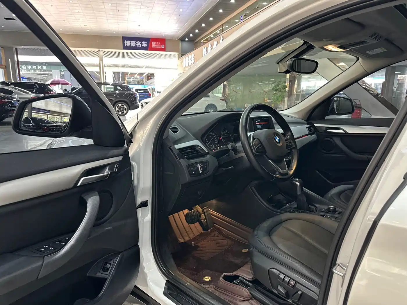 BMW X1 2018 sDrive20Li Leading Model фото 8