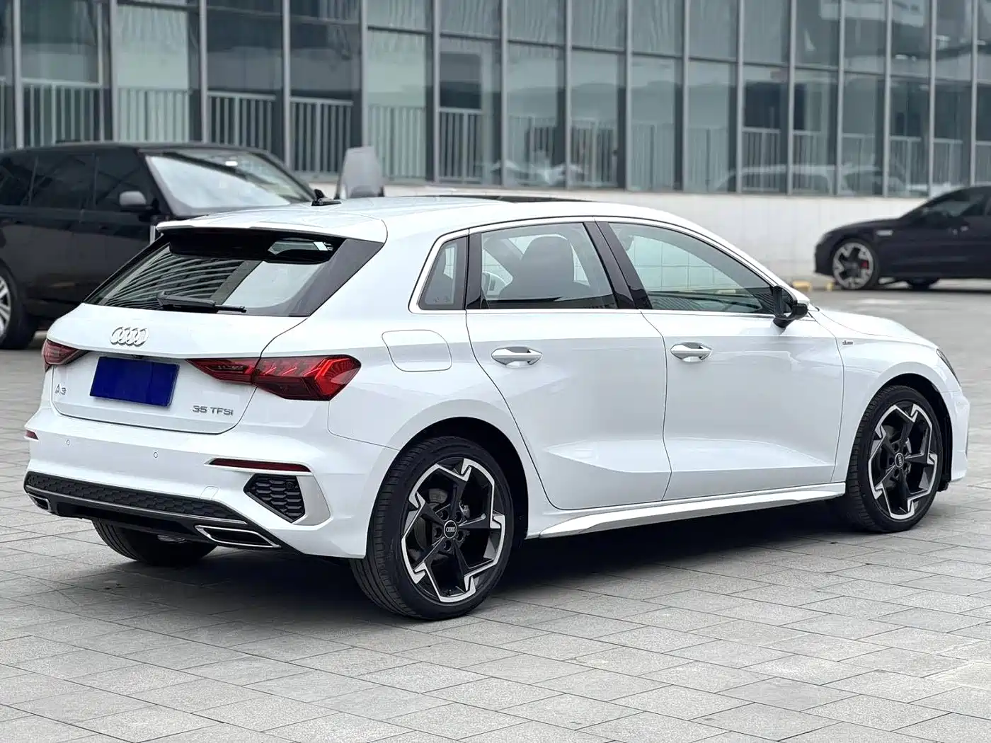 Audi A3 2023 Sportback 35 TFSI Luxury Elegance фото 9