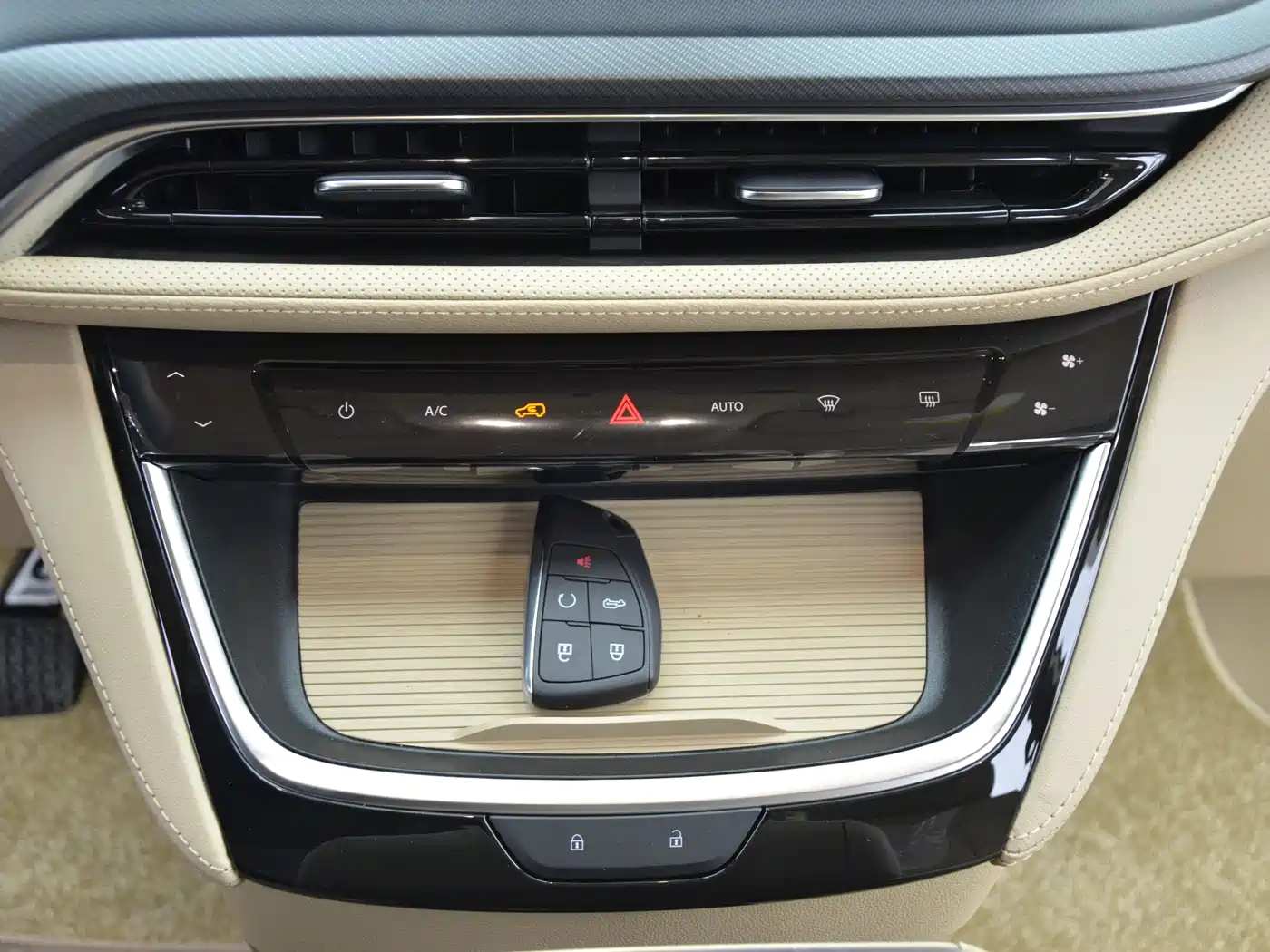 Buick GL8 2025 Land Business Class Comfort DG Edition фото 8