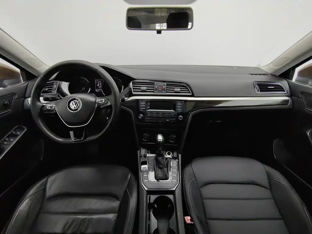 Photo 5 - Volkswagen Lamando