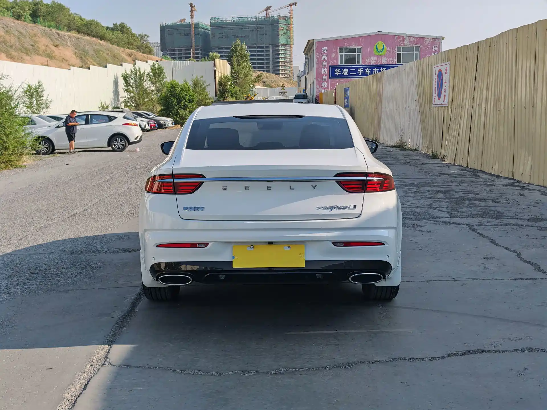 Фото 8 - Geely Preface