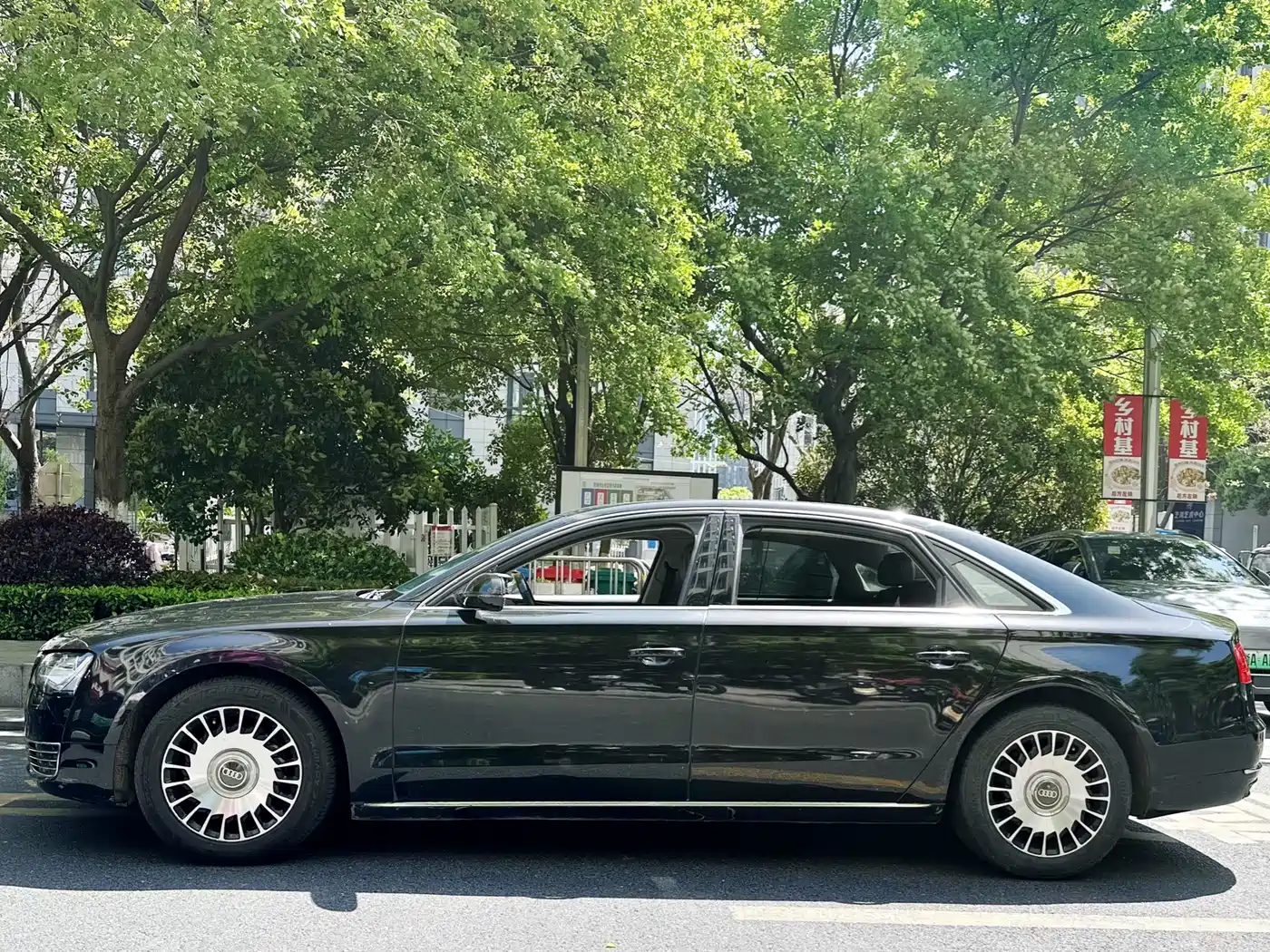 Audi A8 2013 A8L 30 FSI Comfort фото 7