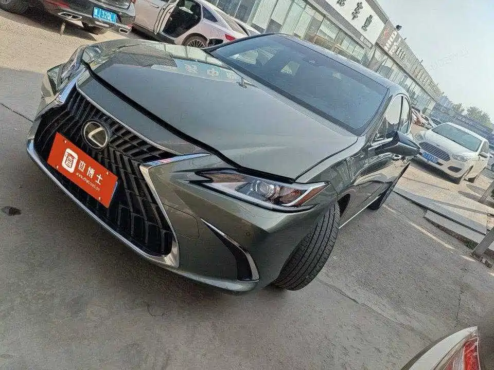 Lexus ES 2023 — пригон из Китая