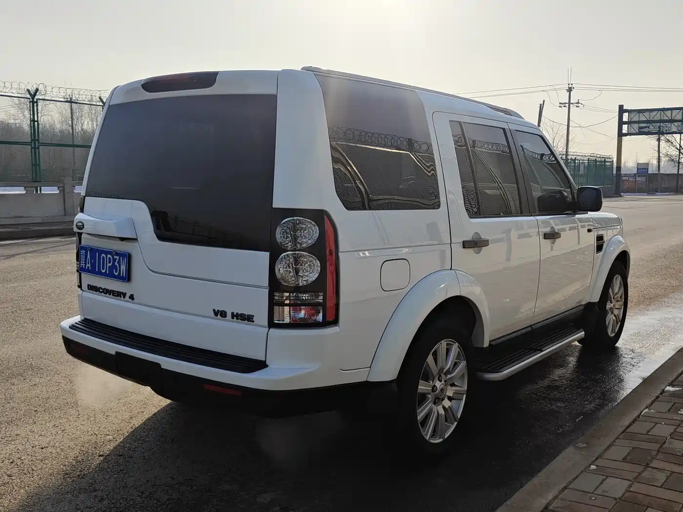 Land Rover Discovery 2012 5.0 V8 HSE фото 4