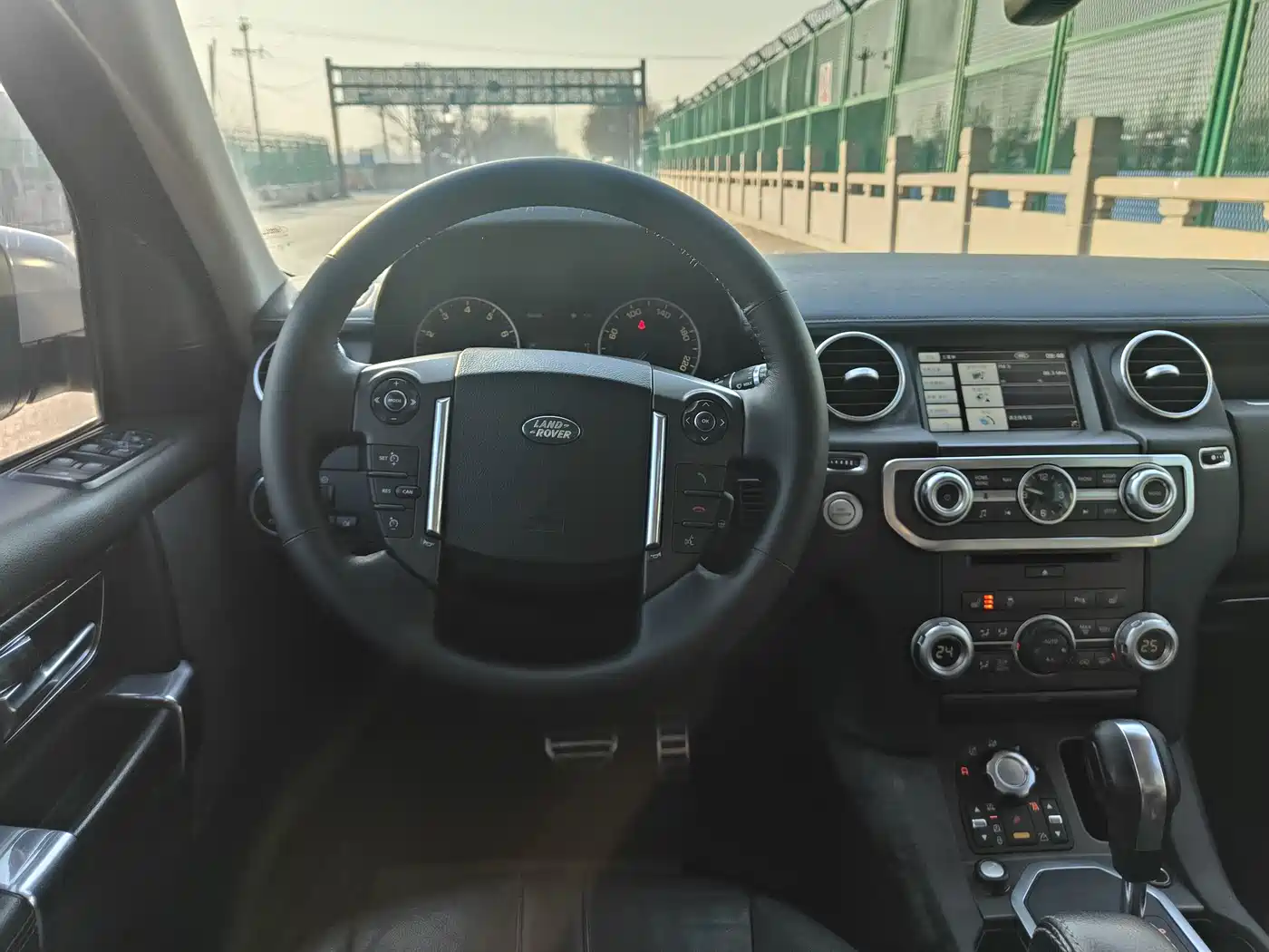 Land Rover Discovery 2012 5.0 V8 HSE фото 13