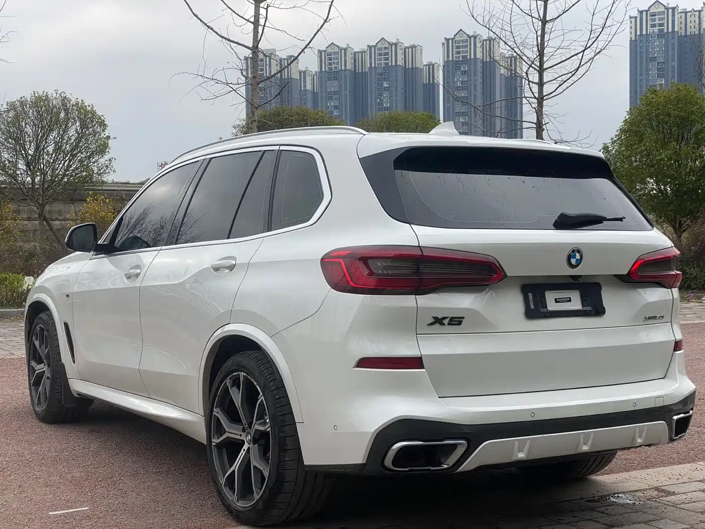 BMW X5 (Import) 2019 xDrive40i Exclusive M Sport Package фото 5